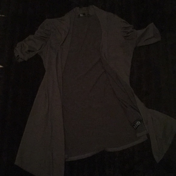 A tank top and a ruched sleeve cardigan type thing - Picture 3 of 3